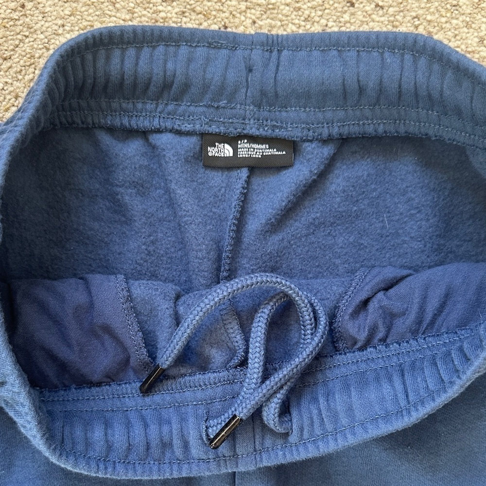The North Face Men’s Navy Shorts in Excellent Condition - Picture 3 of 5